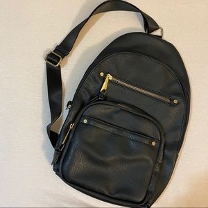 DSW BLACK CROSSBODY BAG